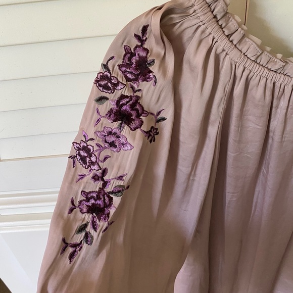 🪻 WHITE HOUSE BLACK MARKET TOP - Picture 7 of 8